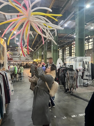 Сегодня была впервые в Севкабеле на ярмарке с Денисом, Ольгой и Даней. Прикольно, много красивых вещиц. А потом поеха...