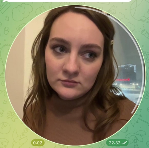 Взгляд работающего человека. Сегодня впервые выспалась, но…..весь день хотела спать